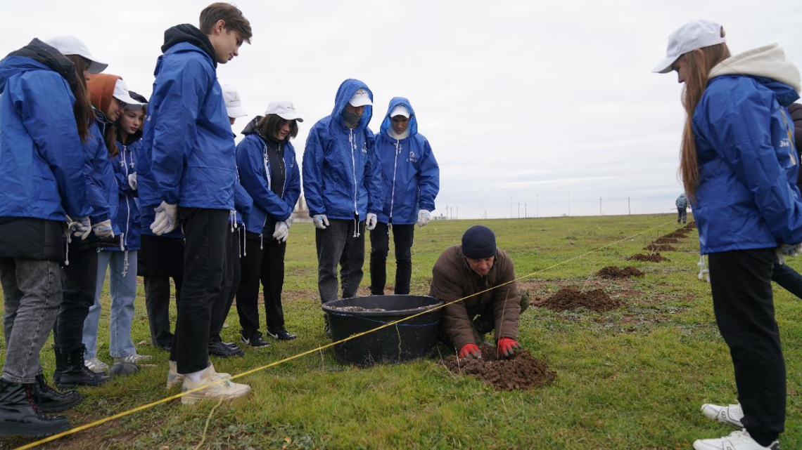 أوتيكو لخدمات المرافئ يزرع ما يزيد عن ٢٠٠٠ شجرة في منطقة تامان